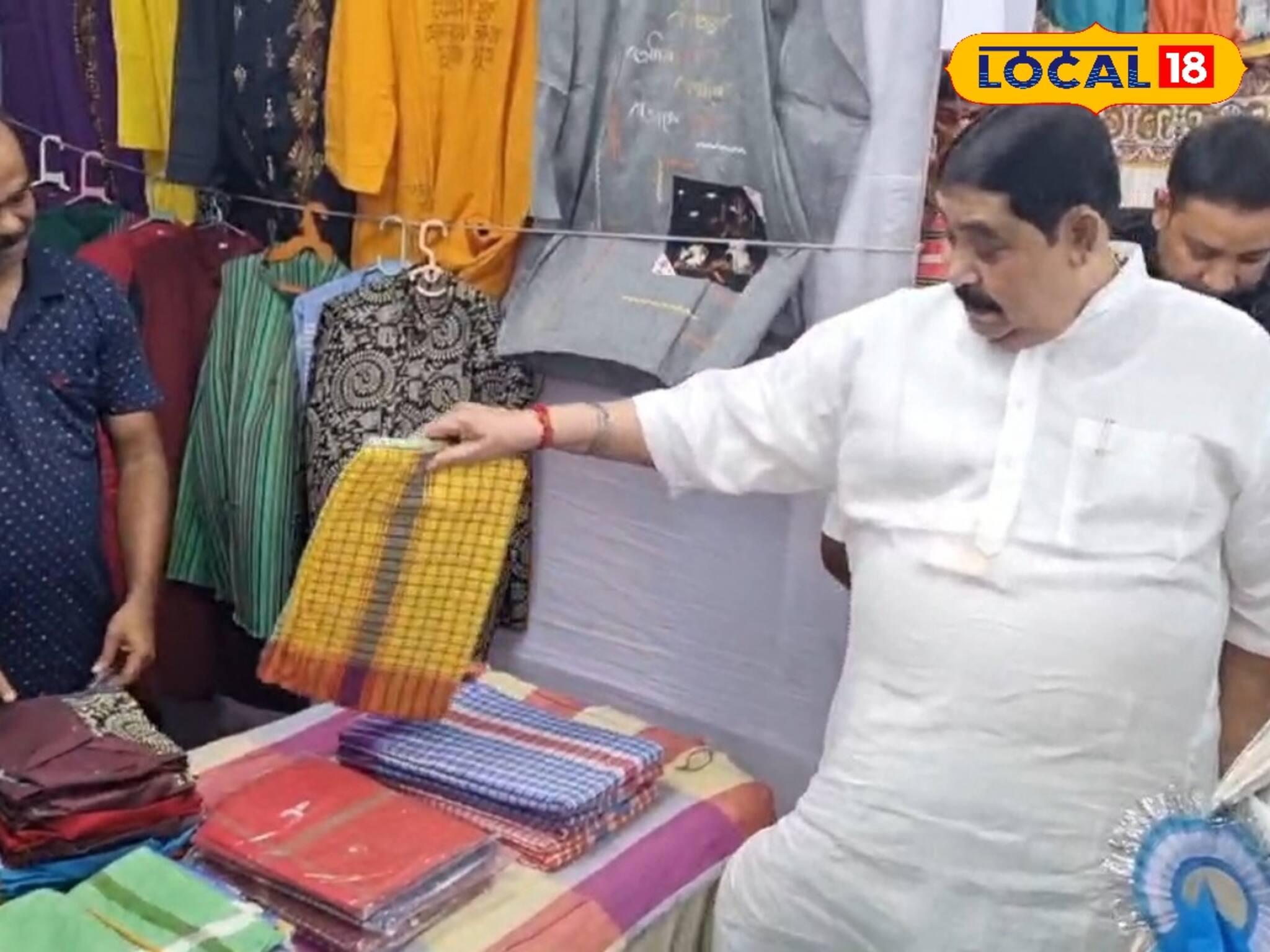 Anubrata Mandal: সিউড়ির তাঁত মেলায় হাজির অনুব্রত মণ্ডল, জানেন কী কিনলেন কেষ্ট? পড়ুন