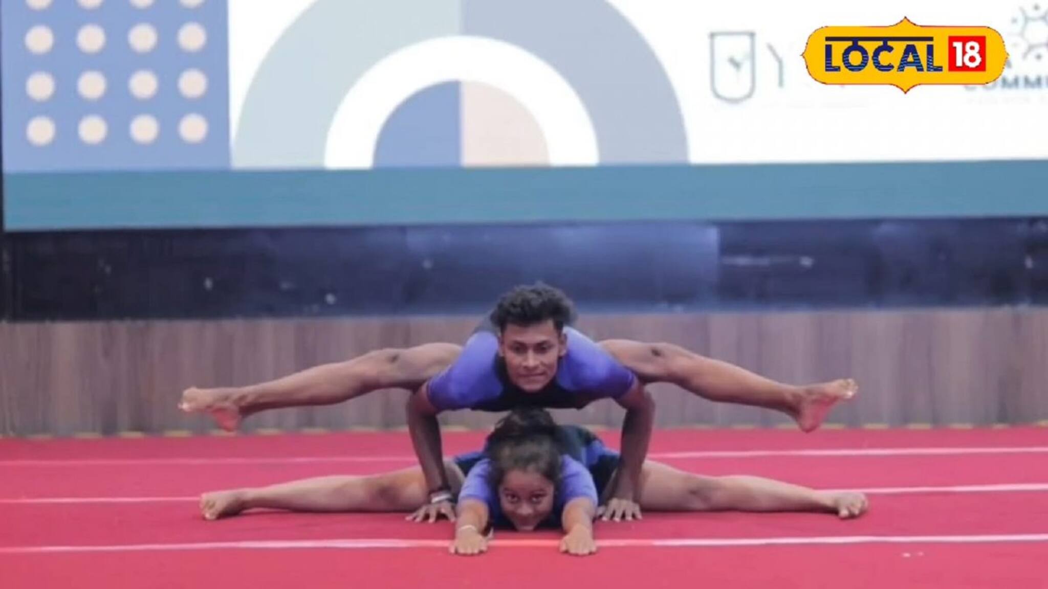 Howrah News: আন্তর্জাতিক যোগা মঞ্চে সাফল্য! দীপান্বিতা ও ভাস্করের হাত ধরে গ্রামের জয়