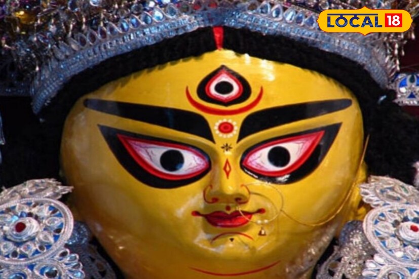 পুরাণ অনুযায়ী, রামচন্দ্রের আগে রাজশ্রী সুরথ প্রথম আদ্যাশক্তি মহামায়ার পুজো করেছিলেন। সেই পুজোকে বলা হয় বাসন্তী পুজো। মনে করা হয় বাসন্তী পুজোই হলো দেবীর আসল পুজো। অকালে মায়ের বোধন করে রামচন্দ্র শরৎকালে শুরু করেছিলেন দুর্গাপুজো।