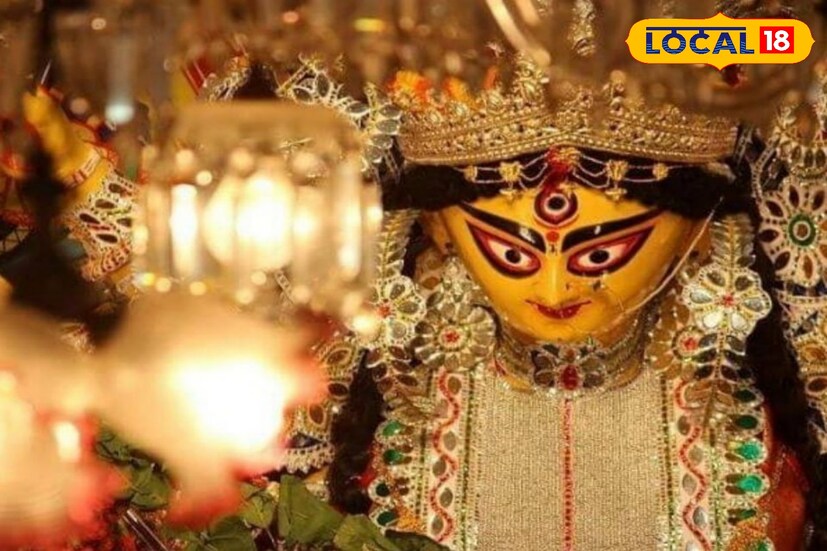 দেবীকে নিদ্রা থেকে জাগিয়ে এই পুজো করার এই পদ্ধতিকেই বলা হয় ‘বোধন’। যেহেতু শরৎকালে অর্থাৎ দক্ষিণায়নের সময় দেবী দুর্গার নিদ্রা ভঙ্গ করা হয়েছিল অকালে তাই এই বোধনকে ‘অকাল বোধন’ বলা হয়। অকাল বোধনের পর মায়ের অধিবাস এবং আমন্ত্রণ করা হয় তারপর শুরু হয় পুজো।