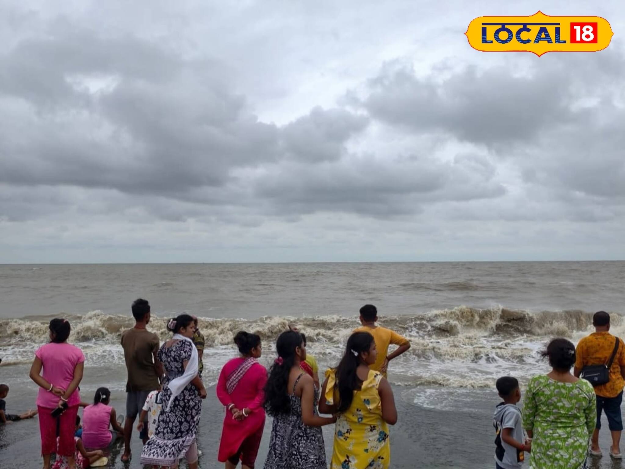 মেঘলা আকাশ, রাতেই ধেয়ে আসবে তুমুল বৃষ্টি? শুক্রবার সকাল থেকে কেমন থাকবে আবহাওয়া? জানুন