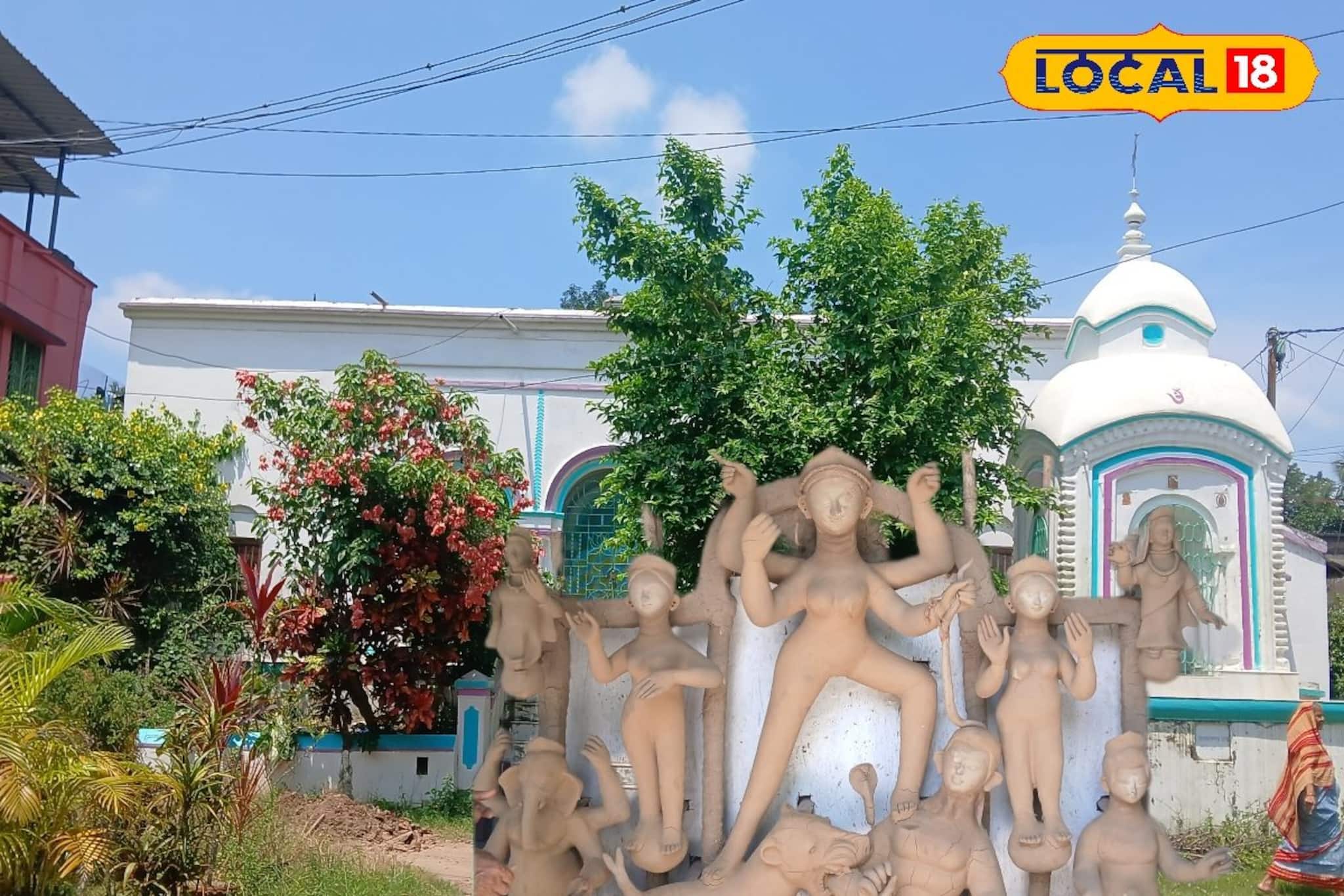 ১২০ টি নারকেল নাড়ু দিয়ে ভোগ,পাঁতিহাল রায় বাড়ির ৫০০ বছর প্রাচীন দুর্গাপুজো