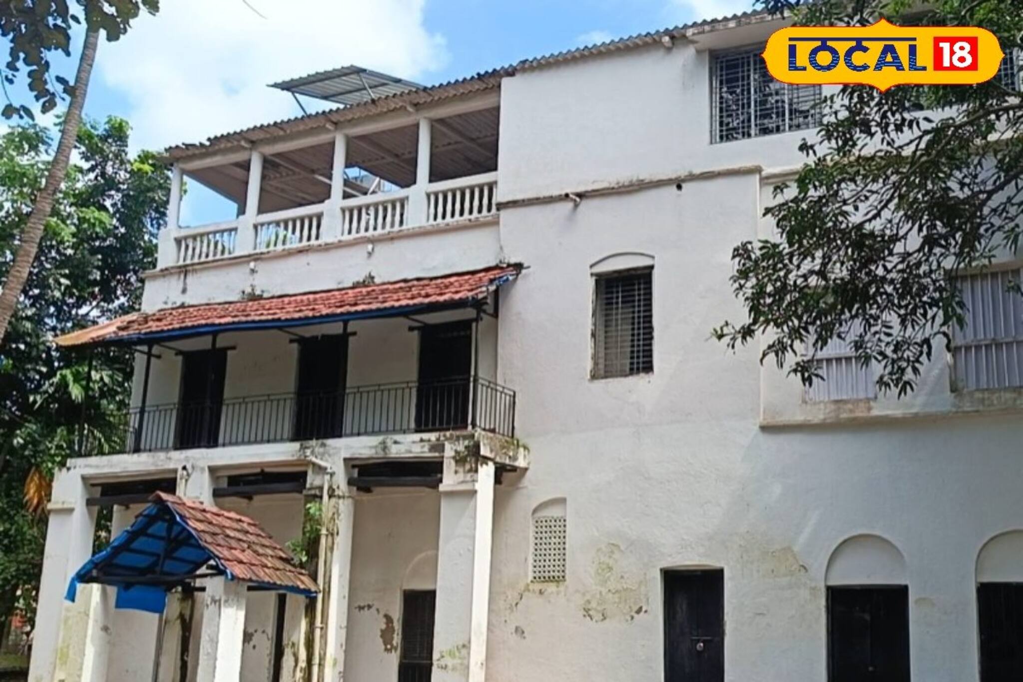 ঠাকুরদালানে বয়ে যায় ইছামতীর শারদ বাতাস, এই বনেদি পুজো সীমান্ত শহরের গর্ব