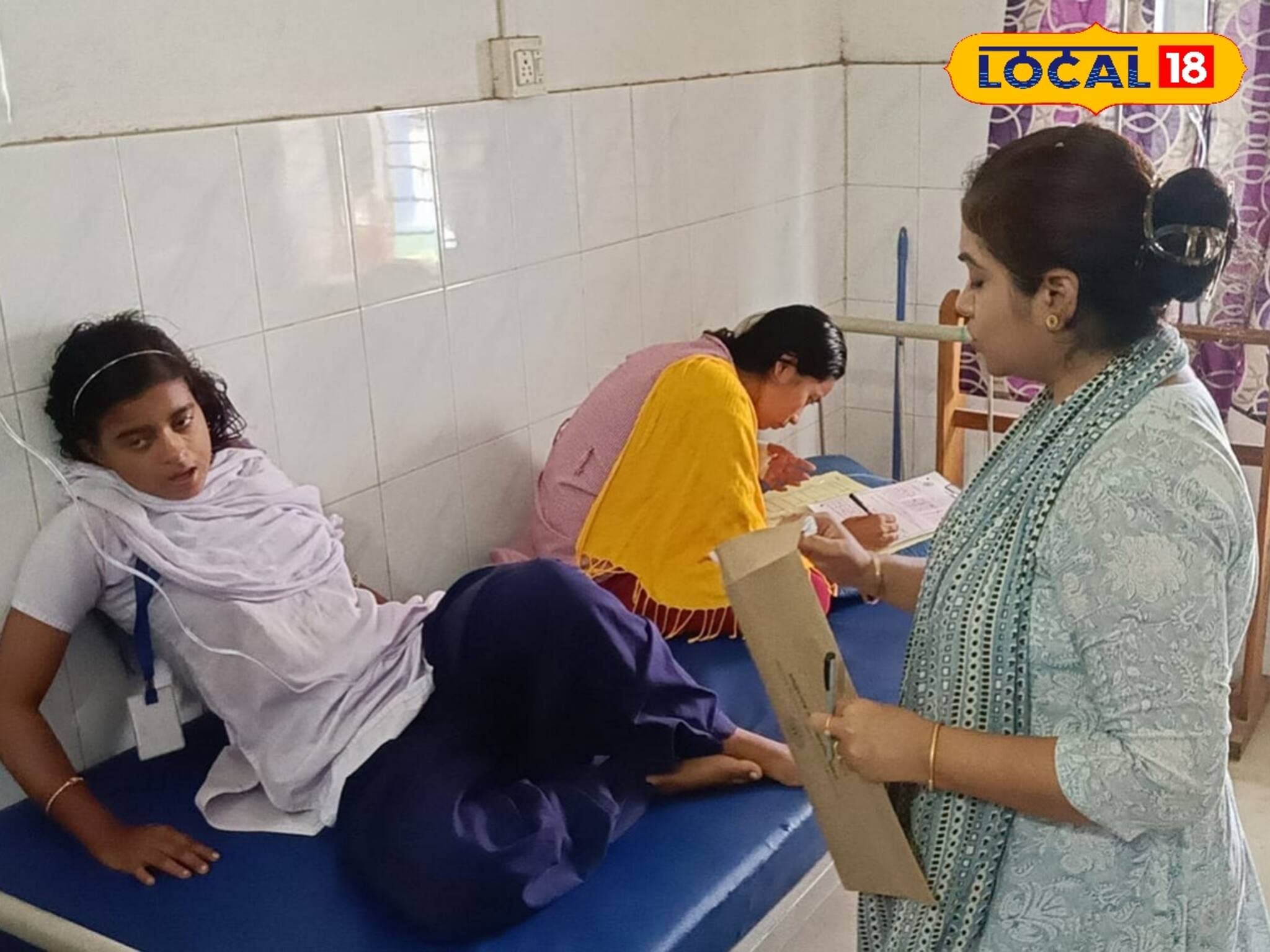 উচ্চ মাধ্যমিক পরীক্ষা হাসপাতালের বেডেই! সব বাধা পার করে অনন্য নজির দুই পরীক্ষার্থীর 