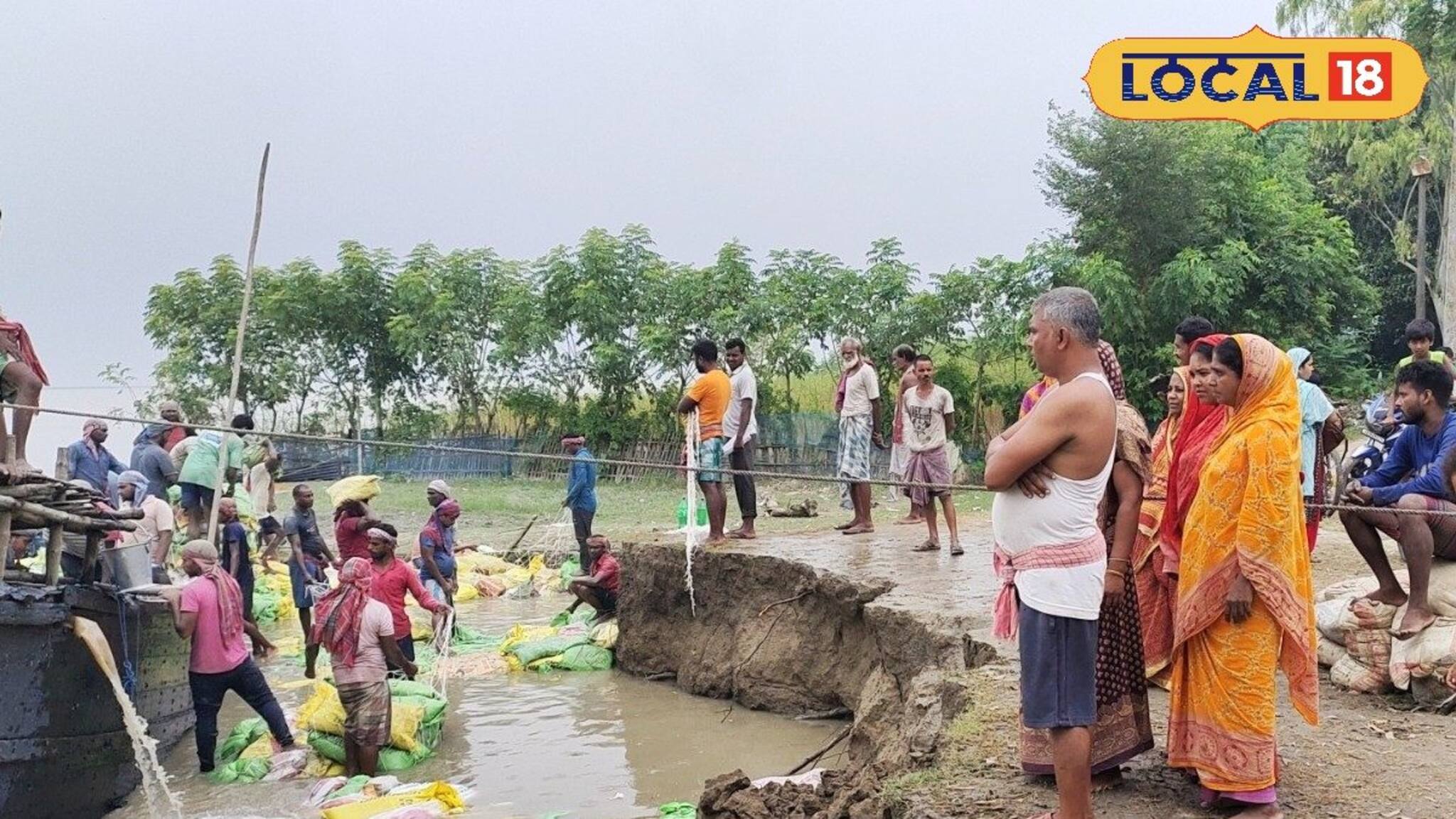 দুর্গাপুজোর আগেই ভয়ঙ্কর বিপর্যয়! সব যেন গিলে খাচ্ছে....! আতঙ্কে ঘুম উড়েছে গ্রামবাসীদের