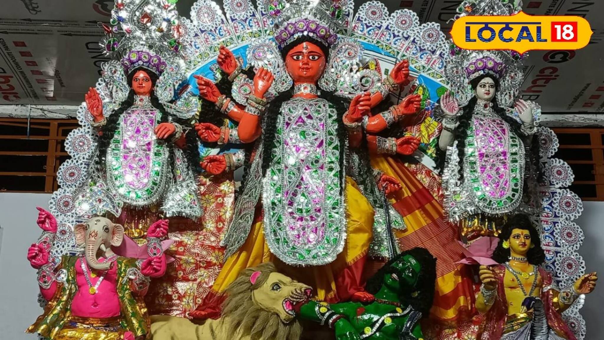 কিশোরের হাতে তৈরি প্রতিমায় শুরু হয়েছিল শারদো‍ৎসব, এই বনেদি পরিবারের পুজো ১৩০ বছরের পুরনো