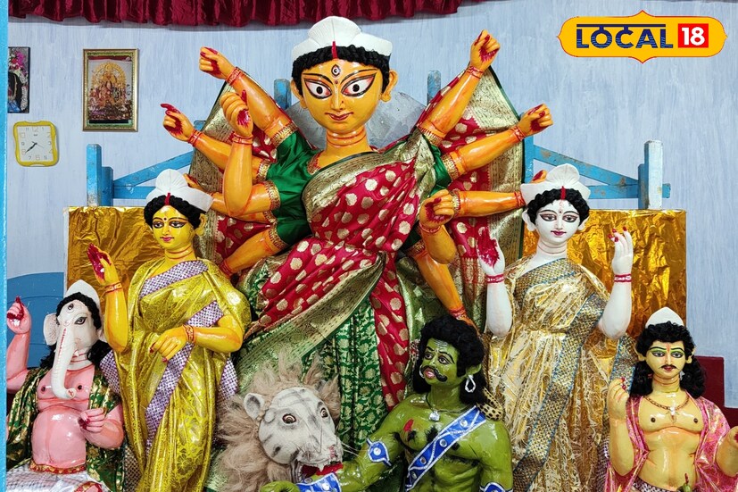 দুবরাজপুর, বীরভূম, সুদীপ্ত গড়াই: বীরভূমের দুবরাজপুর ব্লকের বালিজুড়ি গ্রামে শতাব্দী প্রাচীন রীতি মেনে মহালয়ার আগেই শুরু হল দুর্গাপুজো। সোমবার কৃষ্ণপক্ষের নবমীতে দেবীর বোধনের মধ্য দিয়েই রায় ও চট্টোপাধ্যায় পরিবারের বনেদি পুজোয় সূচনা হল শারদোৎসবের।