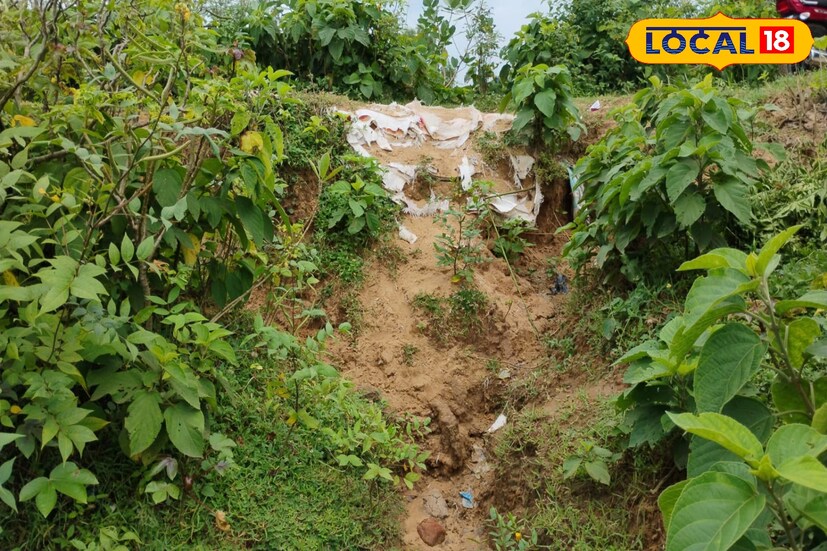 গ্রামবাসীরা জানাচ্ছেন, প্রশাসনের তরফে এখনই প্রয়োজনীয় পদক্ষেপ না নিলে বড়সড় বিপর্যয় ঘটতে বাধ্য। তাঁদের দাবি, অবিলম্বে বোল্ডার পাইলিং করে বাঁধ সংস্কারের কাজ শুরু করতে হবে। নাহলে আগামি বর্ষায় পরিস্থিতি ভয়াবহ আকার নিতে পারে।
