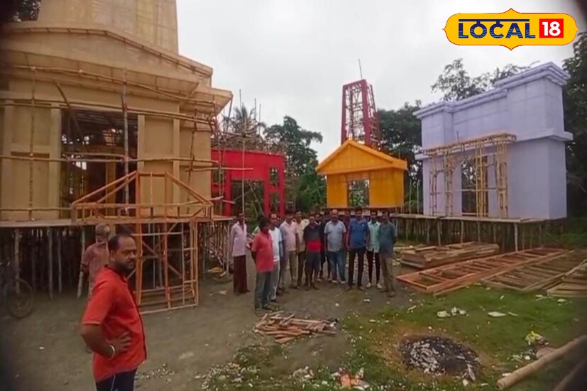 বীরভূম,সৌভিক রায়: চার ধাম যাত্রা। তবে মনের মধ্যে ইচ্ছে থাকলেও সাধ্যে কুলোয় না অনেকের। আর সেই কারণে ৫১তম বর্ষের দুর্গাপুজোয় পবিত্র চার ধামকেই তুলে আনছে নলহাটির বাউটিয়া শিবতলা সর্বজনীন দুর্গাপুজো কমিটি। পুজো কমিটির সূত্রে জানা গিয়েছে আনুমানিক প্রায় ১৫লক্ষ টাকা খরচ করে গঙ্গোত্রী, যমুনোত্রী, কেদারনাথ ও বদ্রীনাথের আদলে মণ্ডপসজ্জা হচ্ছে। জেলায় এই প্রথম পুজোর থিমে চার ধামকে তুলে আনা হচ্ছে বলে জানা গিয়েছে।