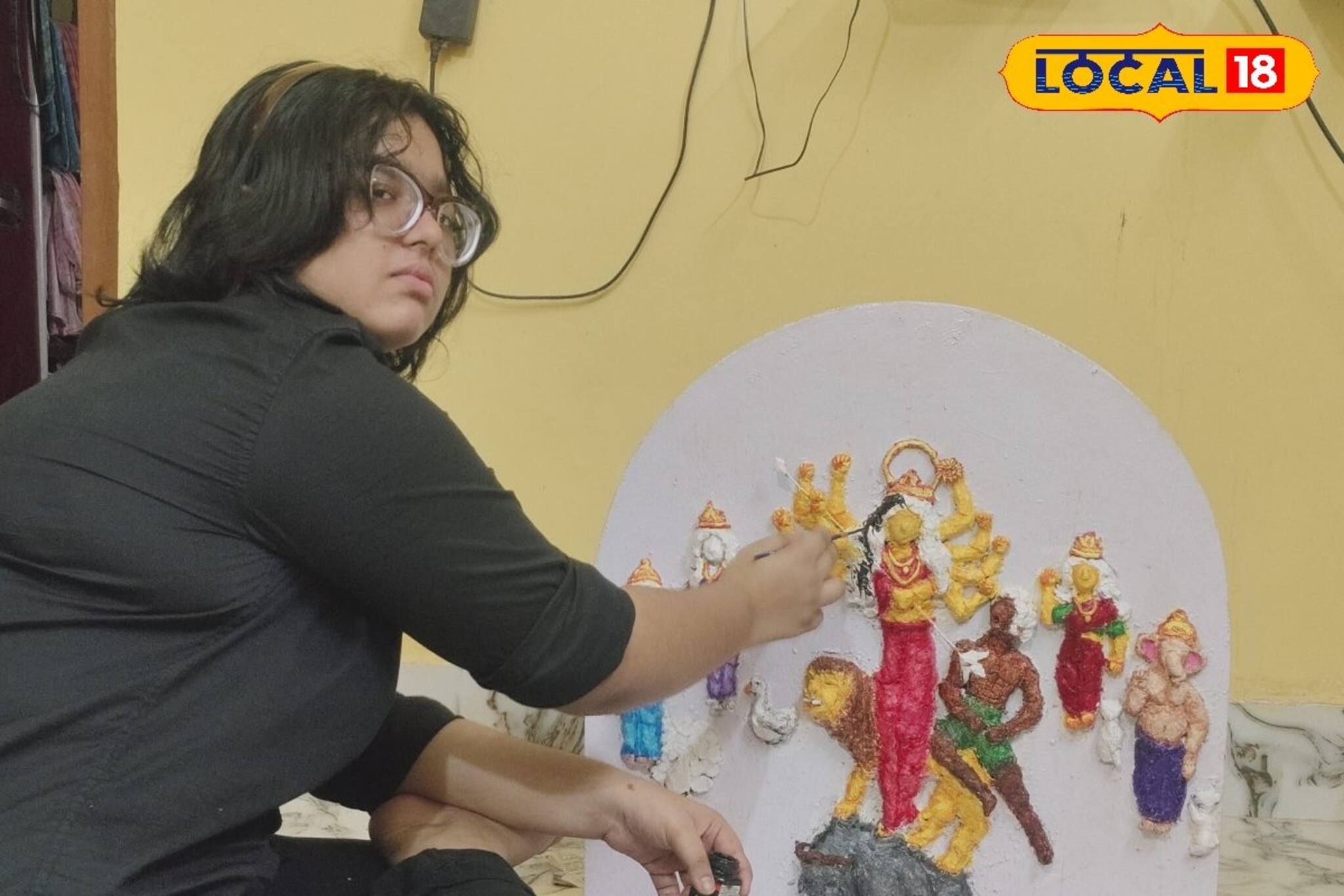 খেলনা ছেড়ে অনলাইনে মাটি অর্ডার! এই ছোট্ট মেয়ে যা করছে, দেখে চমকে যাবেন