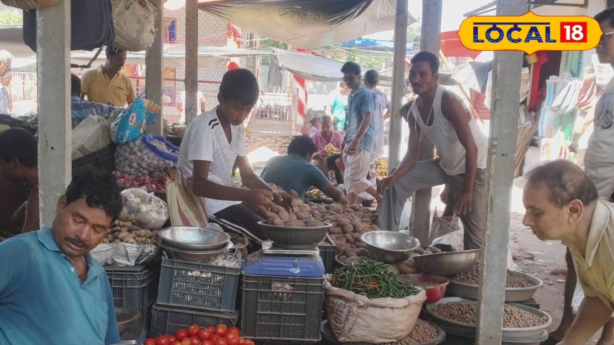 বিশ্বকর্মা পুজোয় বাজার আগুন! ফল থেকে সবজির দামে হাতে ছ্যাঁকা মধ্যবিত্তের