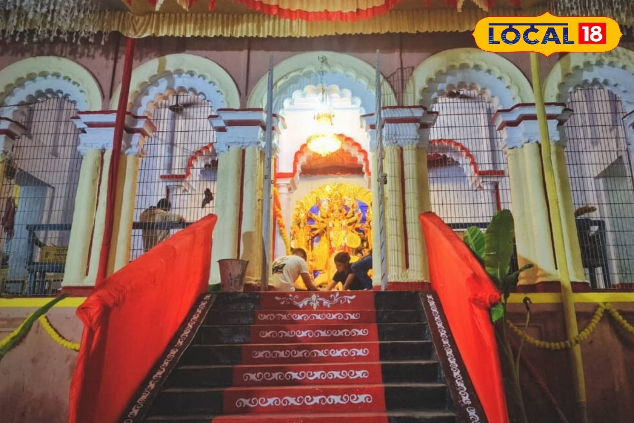 ৩৫০ বছরেরও বেশি পুরনো, আন্দুল রায় বাড়ির দুর্গাপুজোতেই দু'বার হয় সিঁদুর খেলা, কেন জানেন?
