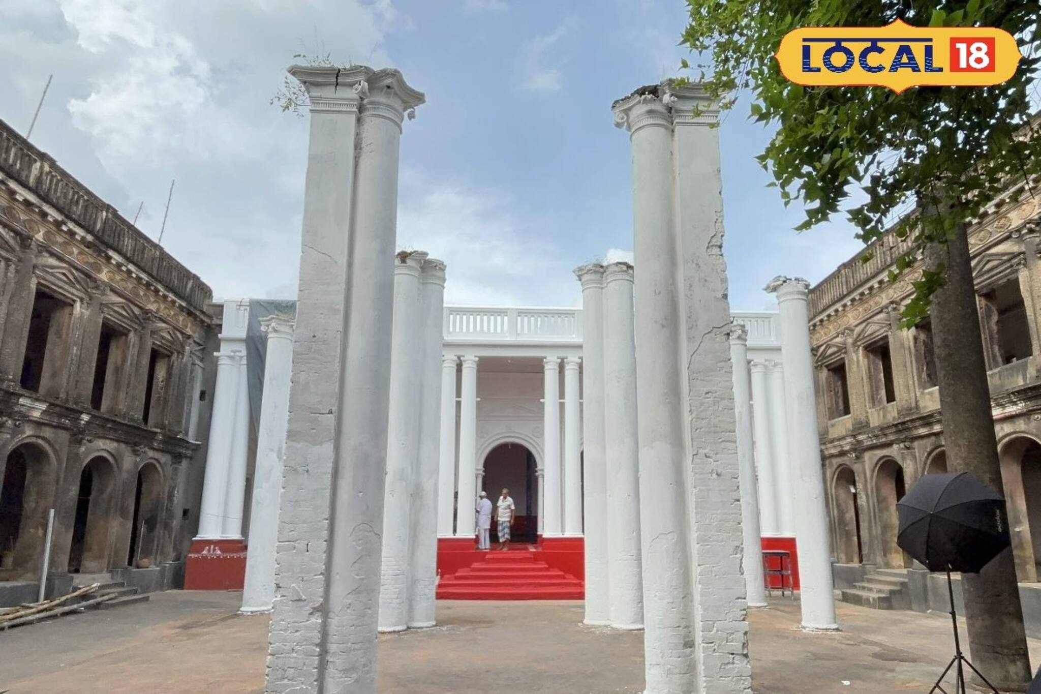 শতাব্দী প্রাচীন দুর্গাপুজো, আউশগ্রামের কালিকাপুর রাজবাড়ি টলিউডের প্রিয় ঠিকানা