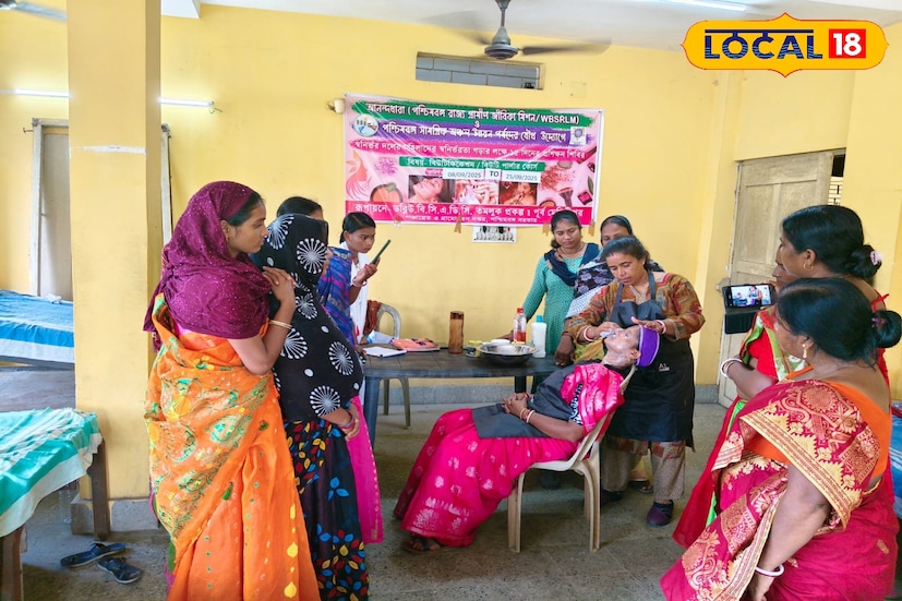 সিএডিসি তমলুক প্রজেক্ট এর এই বিউটিশিয়ান প্রশিক্ষণে হেয়ার কাটিং, থ্রেডিং, আই ভ্রো থেকে শুরু করে পেডিকিওর, ম্যানিকিওর, ফেসিয়াল সহ ব্রাইডাল মেকাপের প্রশিক্ষণ দেওয়া হচ্ছে। প্রশিক্ষণ নেওয়া মহিলারা জানান, এই বিউটিশিয়ানের কাজ শিখে সহজেই তারা সারা বছর রোজগার করতে পারবে। (ছবি ও তথ্য: সৈকত শী)