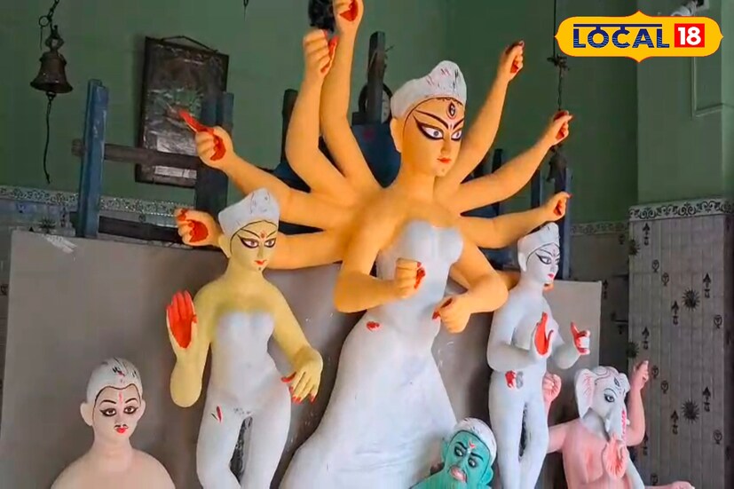 প্রথম থেকেই যে নিয়মে পুজোর অনুষ্ঠান চলত, আজও সেই রীতি মেনেই পুজো হয়।এই পুজো সম্পূর্ণভাবে চট্টোপাধ্যায় পরিবারের পারিবারিক পুজো। পরিবারের সদস্যদের আর্থিক সহযোগিতায় পুজো হয়ে আসছে প্রজন্মের পর প্রজন্ম।( ছবি ও তথ্য দীপিকা সরকার) 