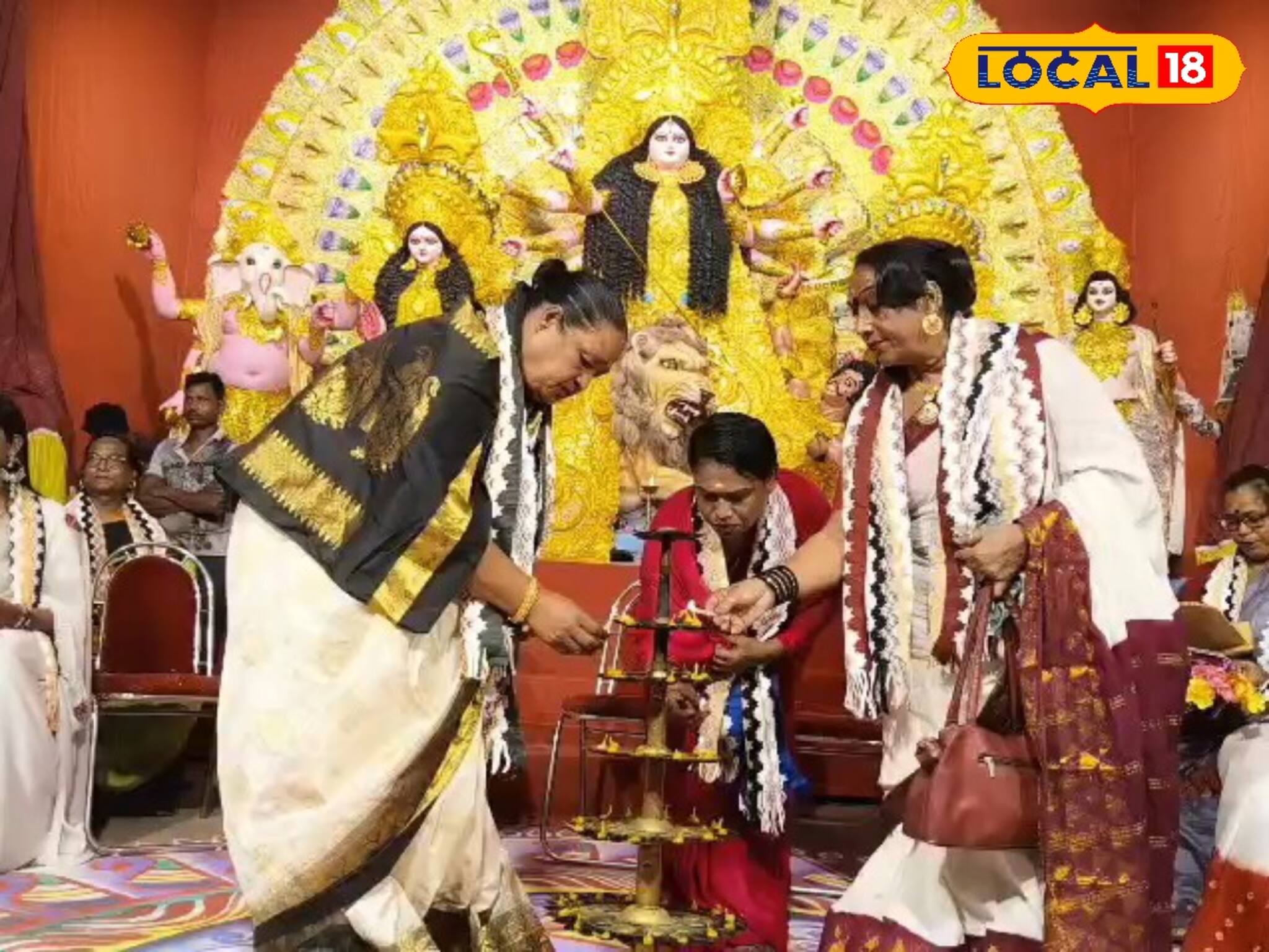 কোনও তারকা নন! এই দুর্গাপুজোর উদ্বোধন করলেন কারা? জানলে চমকে উঠবেন... 