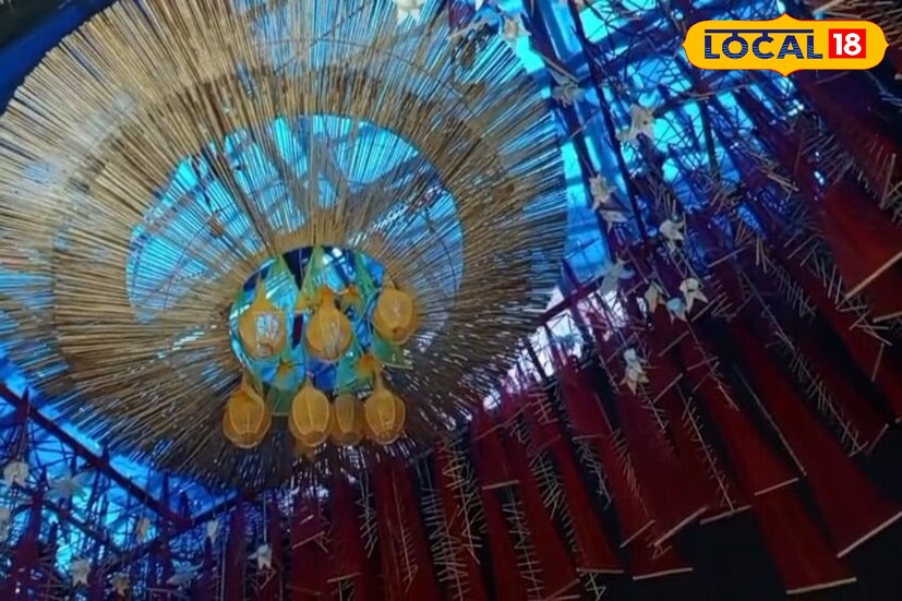 ক্লাবের সভাপতি রণজিৎকুমার পাল জানান, “আলোর খোঁজে থিমের ভাবনায় জ্ঞানকে প্রতীক হিসেবে তুলে ধরা হচ্ছে। সমাজে অশিক্ষা ও অন্ধকার যতদিন থাকবে, উন্নতির পথও ততদিন ব্যাহত হবে। তাই এবছরের দুর্গোৎসবের মাধ্যমে আমরা সেই বার্তাই সবার কাছে পৌঁছে দিতে চাই।” 
