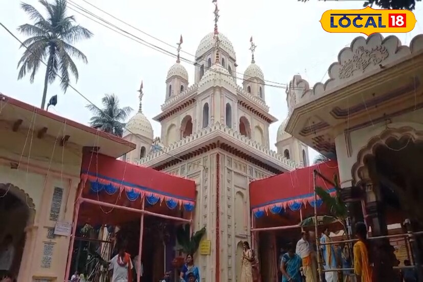মন্দিরে আগত ভক্তরা বলেন, প্রতিপদে মা সর্বমঙ্গলের ঘর উত্তোলনের মধ্যে দিয়ে আমাদের পুজো শুরু হয়ে গেল। এই দিনটার জন্য আমরা সারা বছর অপেক্ষা করে থাকি। ঘোড়ার গাড়ি করে ঢাক, বাদ্যযন্ত্র সহকারে ঘট উত্তোলন করা হল। প্রতিবছরই সপরিবারে আমরা এই শোভাযাত্রায় অংশগ্রহণ করি।