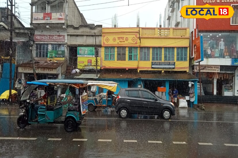 সব মিলিয়ে উৎসবের আবহে একদিকে চলছে পুজোর প্রস্তুতি, অন্যদিকে বৃষ্টি ও জমা জলে দক্ষিণ ২৪ পরগনার বাসিন্দাদের দুর্ভোগ বেড়েই চলেছে। পুজোর ঠিক আগেই এই বৃষ্টি সকলের কপালে চিন্তার ভাঁজ ফেলেছে। ছবি ও তথ্য: নবাব মল্লিক 