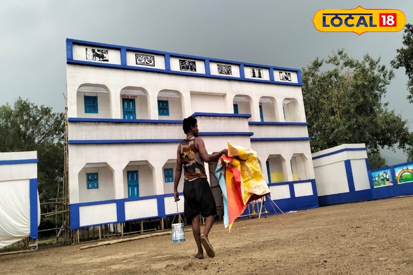 শুশুনিয়া সার্বজনীন দুর্গোৎসব সমিতির সভাপতি দুলাল ব্যানার্জী বলেন, সরকারী শিক্ষা ব্যবস্থার বিকল্প নেই। শিশুর স্বাস্থ্যে যেমন মাতৃদুগ্ধের কোন বিকল্প নেই ঠিক তেমনি শিশুর শিক্ষাব্যবস্থায় সরকারি স্কুলের কোনো বিকল্প নেই বলে মত পুজো উদ্যোক্তাদের। ছবি ও তথ্য নীলাঞ্জন বন্দ্যোপাধ্যায়