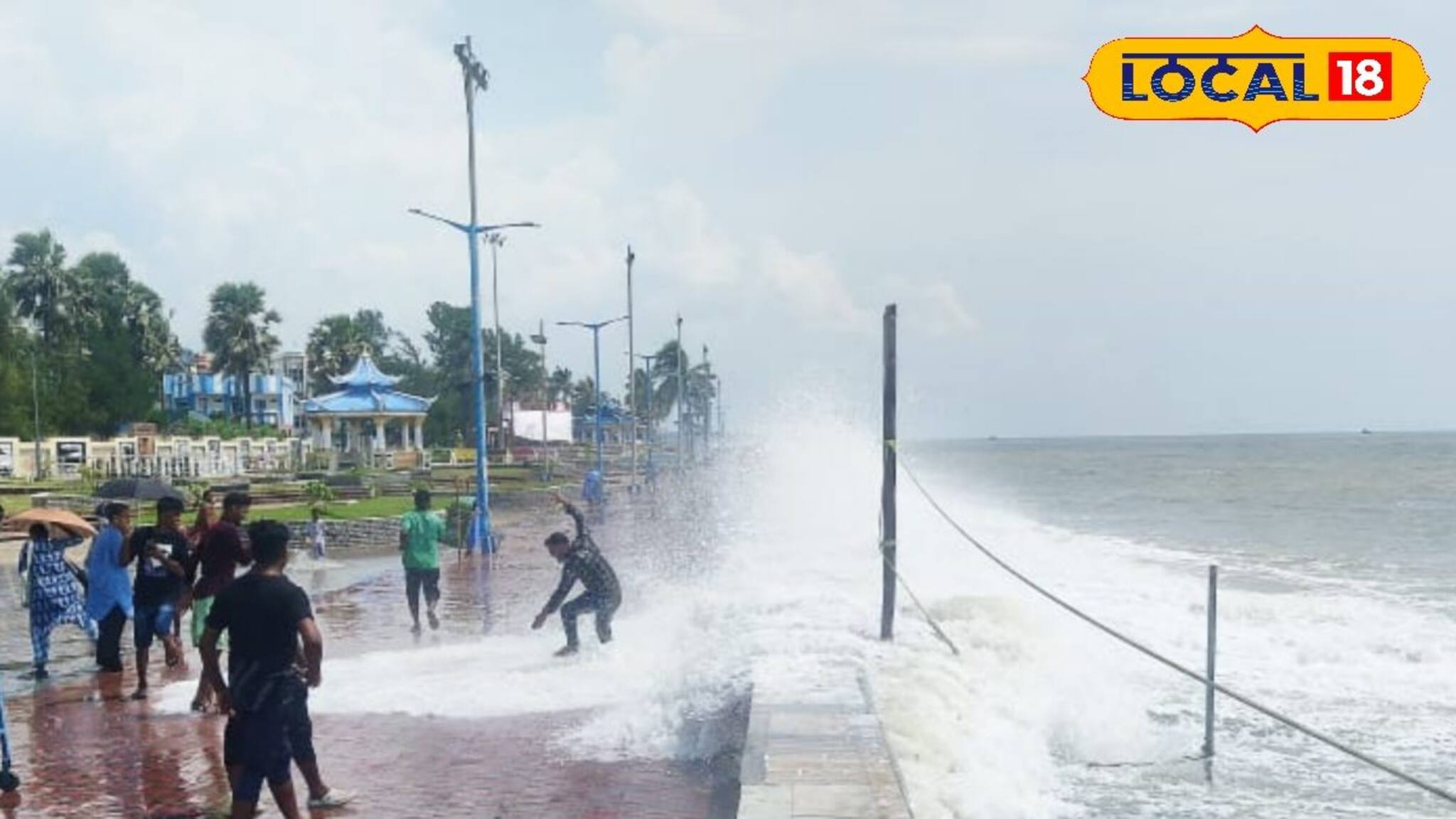 দিঘায় ভয়ঙ্কর উলটপুরাণ...! পুজোর মরশুমে আচমকা কী হল সৈকতে? কাতারে কাতারে মানুষ ছুটছে