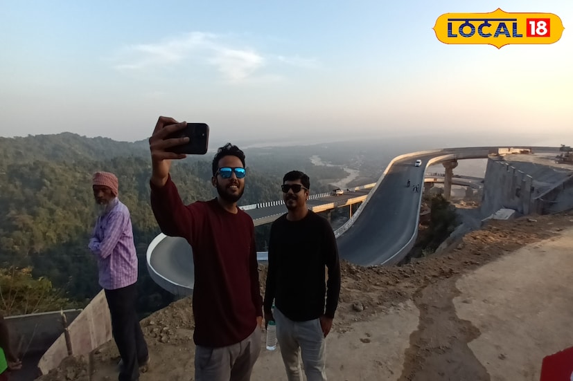 *নিরাপত্তার জন্য কড়া নিয়ম ভিড় সামলাতে ও দুর্ঘটনা এড়াতে পুলিশ প্রশাসন কিছু বিধিনিষেধ জারি করেছে। লুপপুলের উপর গাড়ি দাঁড় করিয়ে ছবি তোলা বা সেলফি তোলার উপর সম্পূর্ণ নিষেধাজ্ঞা। একসঙ্গে বেশি সংখ্যক গাড়ি উঠতে দেওয়া হচ্ছে না। পর্যটকদের অনুরোধ করা হয়েছে নিরাপত্তা সর্বাগ্রে গুরুত্ব দিতে।