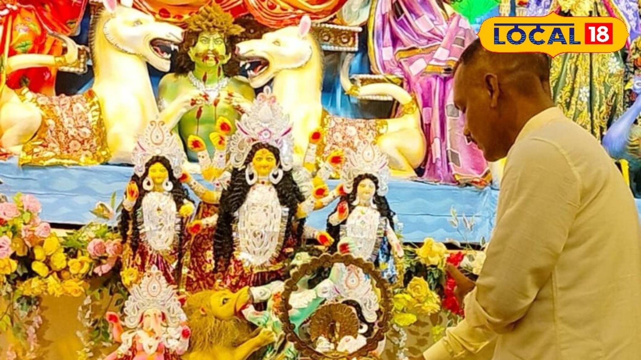 ছুটির মেজাজে পুজোর উৎসবে মেতে উঠলেন সাংসদ মনোজ টিজ্ঞা