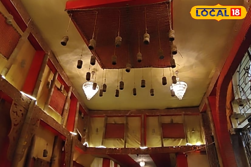 এ বিষয়ে এক দর্শনার্থী দীপান্বিতা সান্যাল বলেন, এ পুজো মণ্ডপে এসে তার খুবই ভালো লাগছে। খুব সুন্দর ভাবনাচিন্তা নিয়ে সেজে উঠেছে এই মন্ডপ। তিনি প্রতিবছরই এই মন্ডপে ঠাকুর দেখতে আসেন। ছবি ও তথ্য সংগ্রহে - শর্মিষ্ঠা ব্যানার্জি