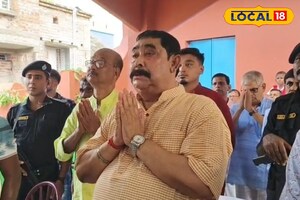 বাড়ির পুজোয় খোশ মেজাজে অনুব্রত, অষ্টমীর সকাল-দুপুরে কী করলেন? কী ছিল খাবারের মেনুতে? জানুন