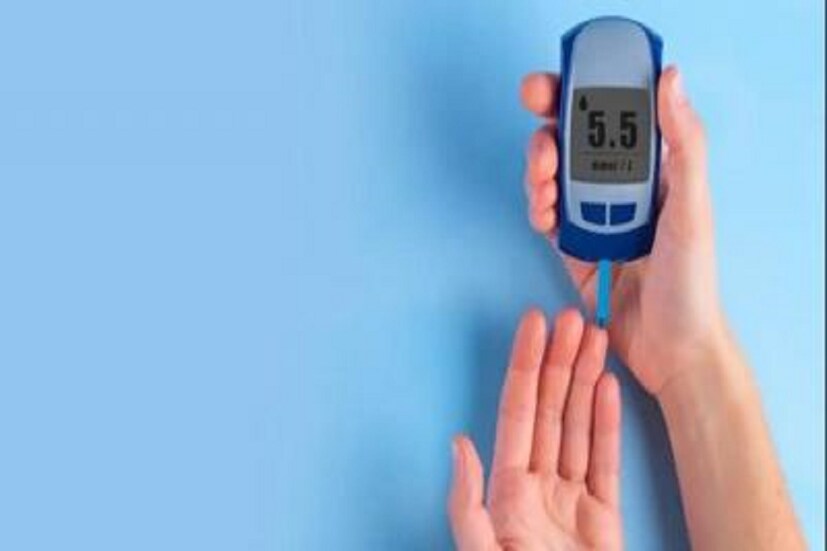 ব্লাড সুগার সামলে এইচবিএওয়ানসি (HbA1c) বিগত ২-৩ মাসের ব্লাড সুগারের স্তর নির্ধারিত করবে ৷ ব্লাড সুগার পরীক্ষার স্তর পরীক্ষা করাবে ৷ প্রতীকী ছবি ৷