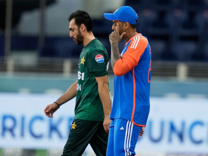 ম্যাচের পরে বোলিং কোচ জানিয়েছিলেন শুক্র এবং শনিবার সকালে পরিস্থিতি দেখে সিদ্ধান্ত নেবে টিম ম্যানেজমেন্ট, তবে চোট যে গুরুতর নয় তা-ও জানান মর্কেল।
