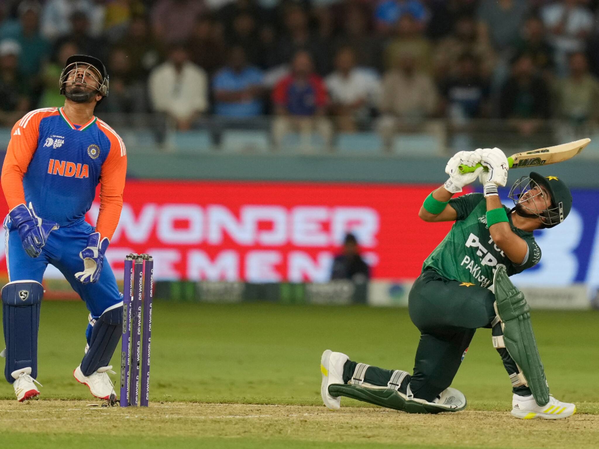 IND vs PAK:  মোট ৫টি ক্যাচ ফেলার খেসারত! ভারতকে ১৭২ রানের চ্যালেঞ্জিং টার্গেট দিল পাকিস্তান