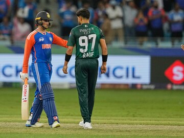 পাকিস্তানের বিরুদ্ধে এশিয়া কাপ ফাইনালের আগে দুই তারকার চোট! প্রবল দুশ্চিন্তায় ভারত