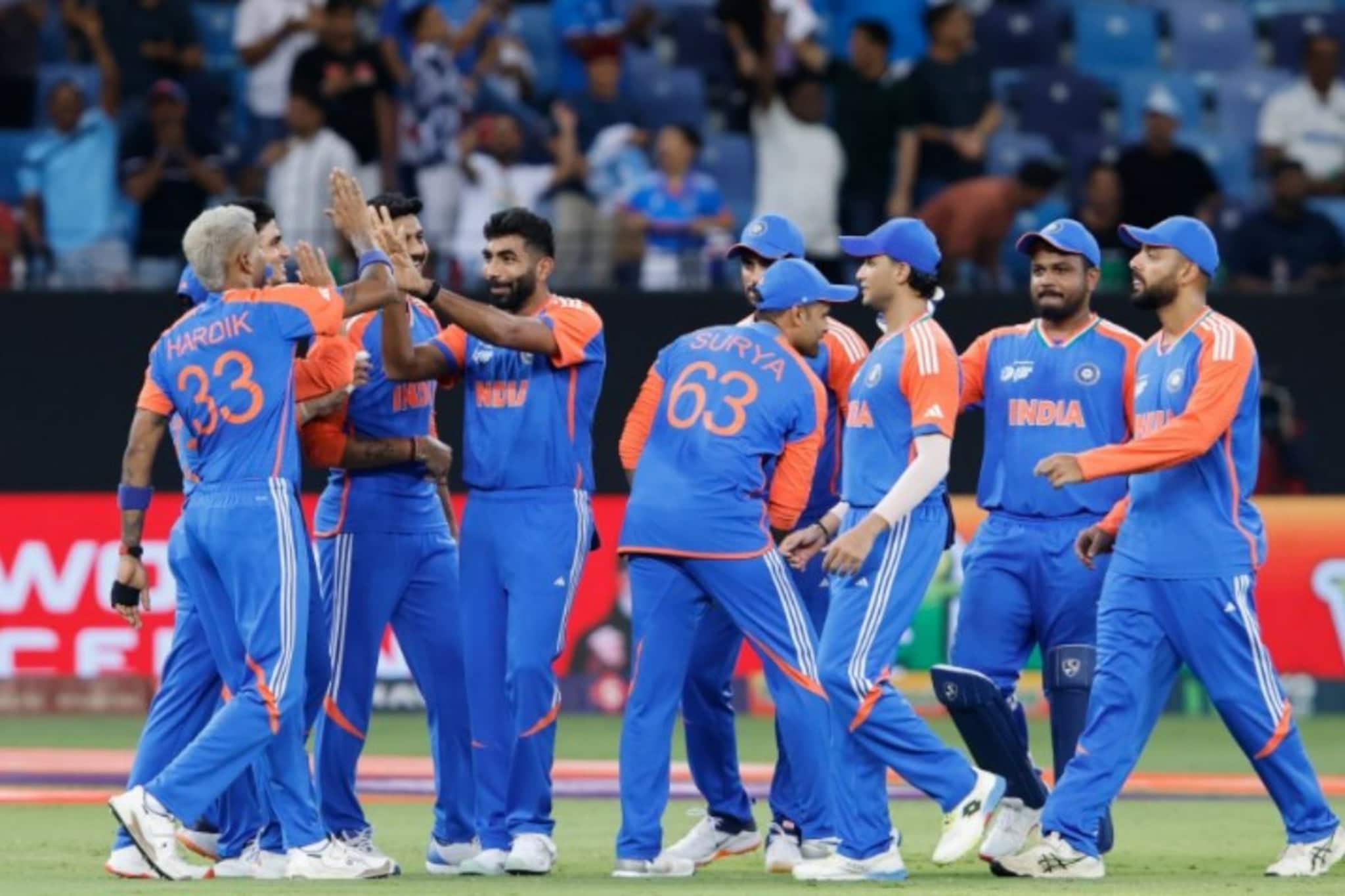 হার্দিক-বুমরাহের একের পর এক ধাক্কা! ভারতের বিরুদ্ধে শুরুতেই চাপে পাকিস্তান