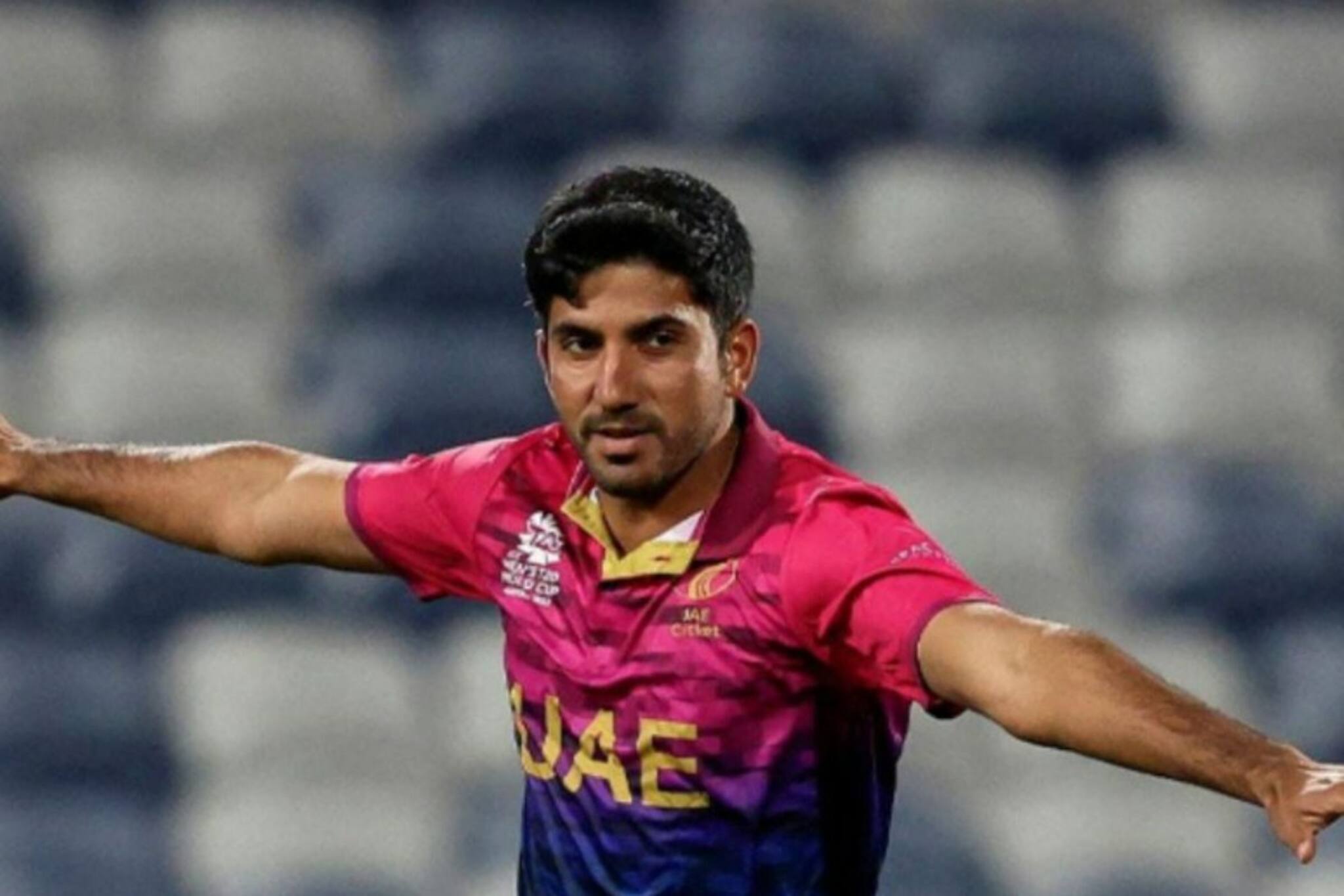 ভারতীয় পেসারের রেকর্ড ভেঙে দিলেন আমিরশাহির বোলার! নাম তুলেন ইতিহাসের পাতায়