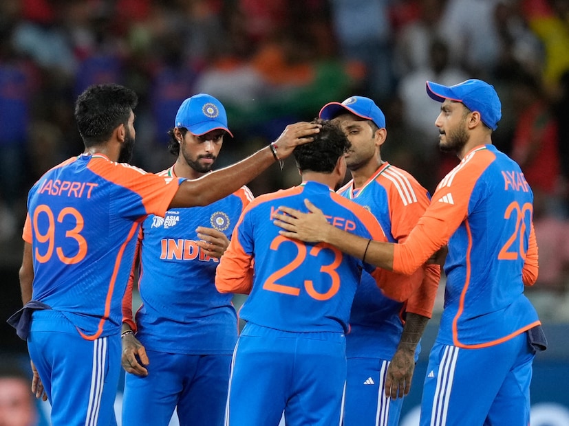 এর আগে এই রেকর্ডটি ছিল ভুবনেশ্বর কুমারের। যিনি এশিয়া কাপ ২০২২-এ পাঁচ ম্যাচে ১১টি উইকেট নিয়েছিলেন। ভুবিকে টপকে বর্তমানে শীর্ষে কুলদীপ। প্রতিযোগিতার আগামী ম্যাচগুলিতেও কুলদীপের কাছে এমন পারফরম্যান্স দেখার আশায় ভারতীয় ফ্যানেরা।