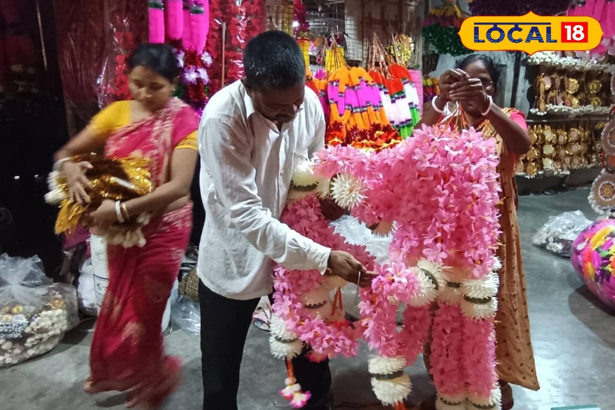 এবার পুজোয় ট্রেন্ডিং কোরিয়ান কাগজের মালা!