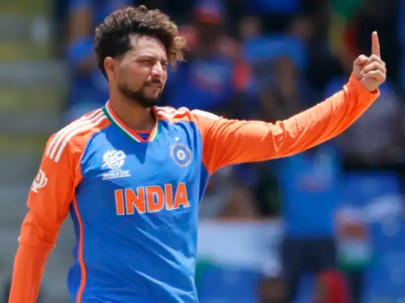 এশিয়া কাপে ভারতীয় বোলারদের মধ্যে সবথেকে বেশি উইকেট নেওয়ার রেকর্ড রয়েছে রবীন্দ্র জাদেজার। ২৬ ম্যাচে ২৯টি উইকেট। বর্তমানে কুলদীপ যাদবের ঝুলিতে রয়েছে ১৩টি ম্যাচে ২৬টি উইকেট। রেকর্ড নিজের নামে করতে কুলদীপের দরকার ৪টি উইকেট।