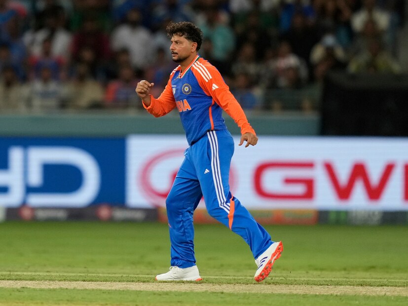এশিয়া কাপের ইতিহাসে সবচেয়ে বেশি উইকেট নেওয়ার রেকর্ডটি রয়েছে শ্রীলঙ্কার লাসিথ মালিঙ্গার দখলে। মালিঙ্গা ১৫টি ম্যাচ খেলে ৩৩টি উইকেট নিয়েছেন। কুলদীপের মোট উইকেট সংখ্যা ২১। আর ৩টি উইকেট নিতে পারলেই রেকর্ড নিজের নামে করবেন তিনি।