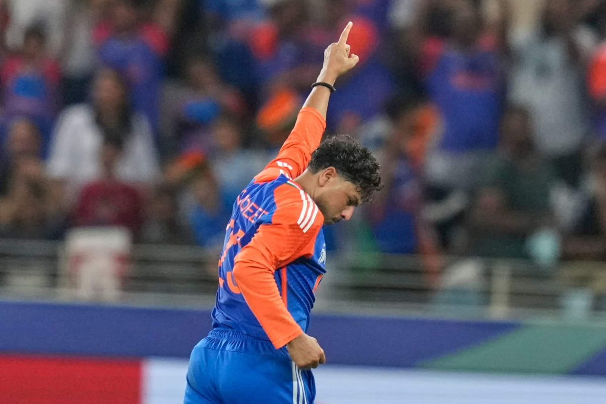 কুলদীপের ভেলকিতে নাকানিচোবানি খেল পাকিস্তান! ৩টি বিশ্বরেকর্ড ভারতীয় স্পিনারের ঝুলিতে