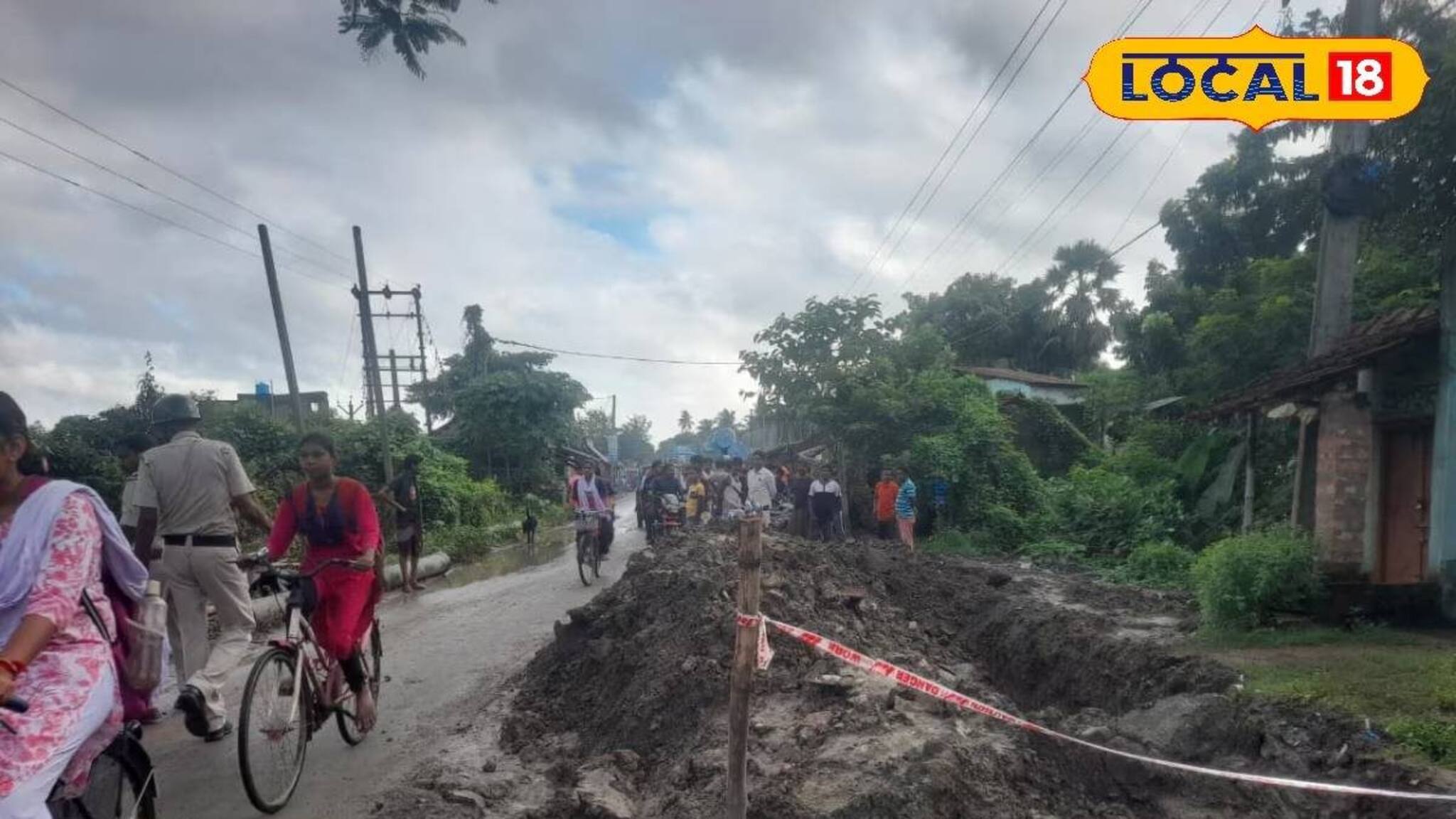 দোকানে যাবেন বলে বেরিয়েছিলেন, মাঝরাস্তাতেই সব শেষ! ভয়াবহ দুর্ঘটনায় প্রাণ গেল বাইক আরোহীর