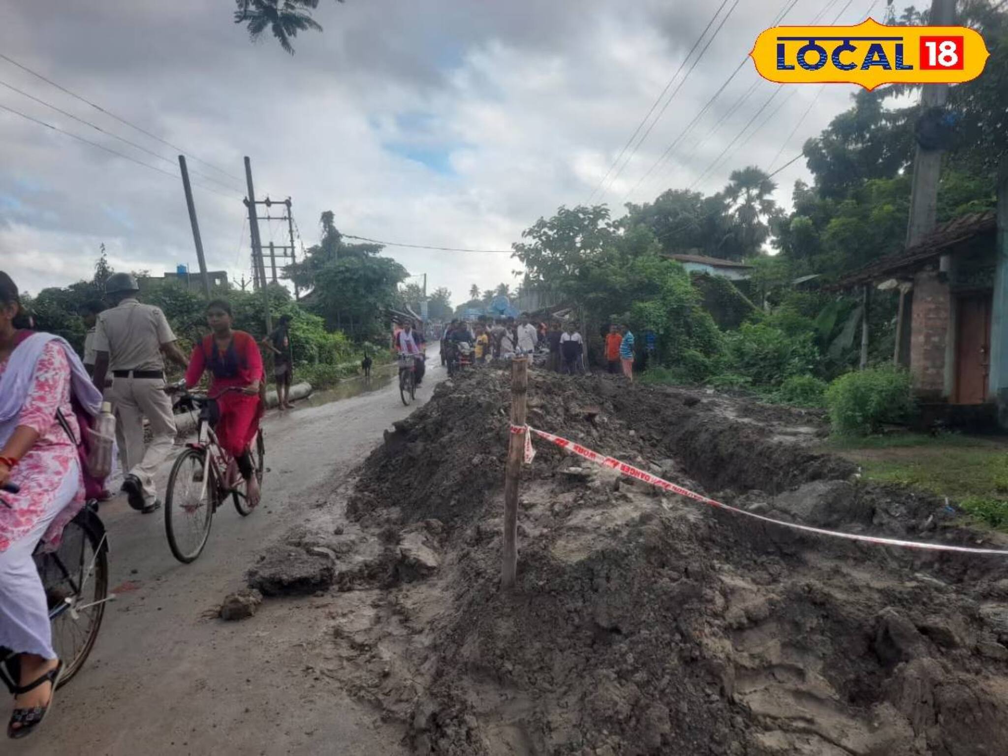 দোকানে যাবেন বলে বেরিয়েছিলেন, মাঝরাস্তাতেই সব শেষ! ভয়াবহ দুর্ঘটনায় প্রাণ গেল বাইক আরোহীর
