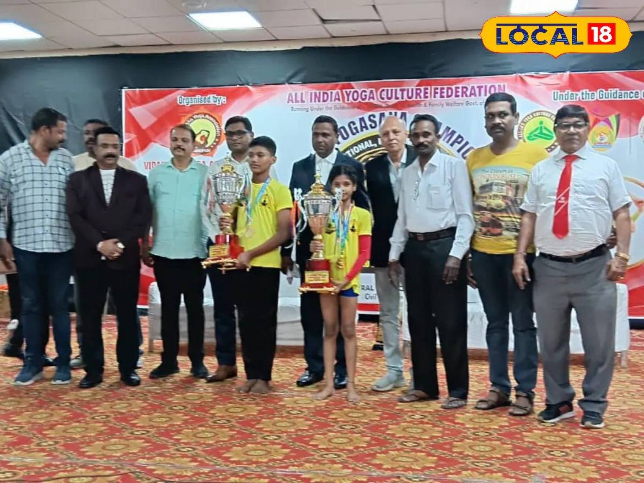 বাবা পরিযায়ী শ্রমিক, মেয়ে বাংলার গর্ব! ন্যাশনাল যোগা প্রতিযোগিতায় সোনা জয় মুনিয়ার