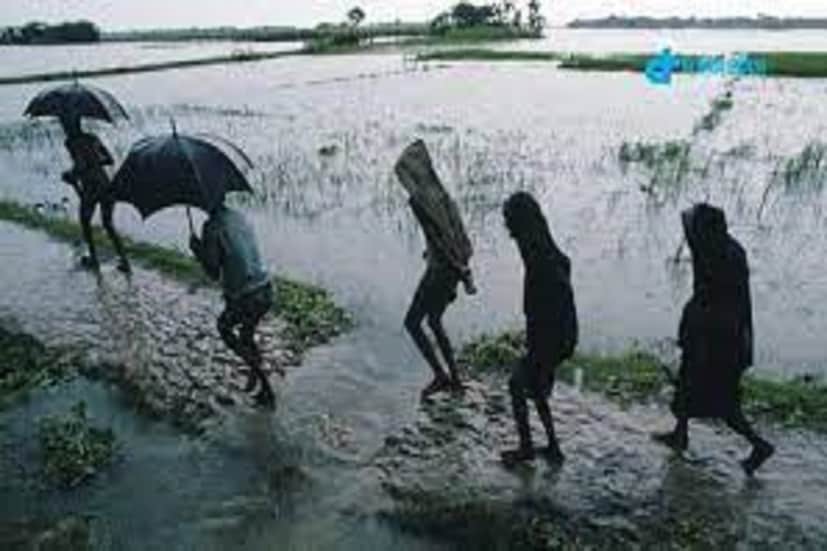 বাঁকুড়া, পুরুলিয়া, মুর্শিদাবাদ ও পূর্ব বর্ধমান জেলাতে ঝড়বৃষ্টির পূর্বাভাস। বজ্রবিদ্যুৎসহ হালকা থেকে মাঝারি বৃষ্টির সম্ভাবনা । প্রতীকী ছবি ৷