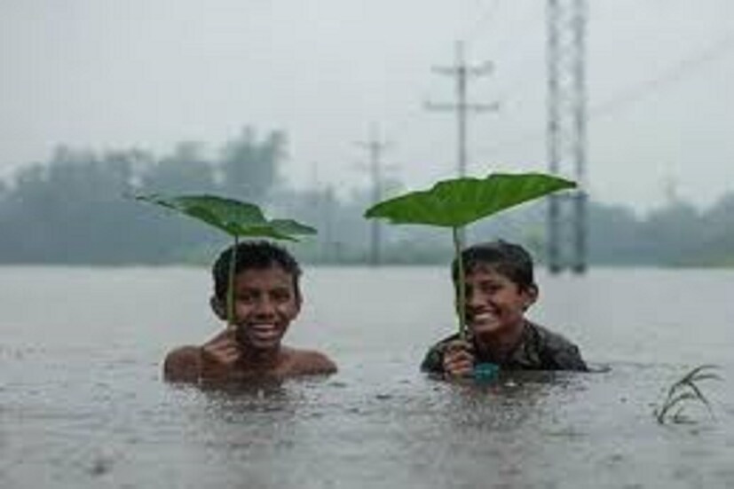 পুজোর কেনাকাটার সঙ্গে সঙ্গে হাজার এক প্রস্তুতি তার মাঝেই ব্যাপক বৃষ্টিপাতের চোখ রাঙানি চলছে ৷ ব্যাপক পরিমাণে বৃষ্টিপাতের সম্ভাবনা তৈরি হচ্ছে ৷ প্রতীকী ছবি ৷