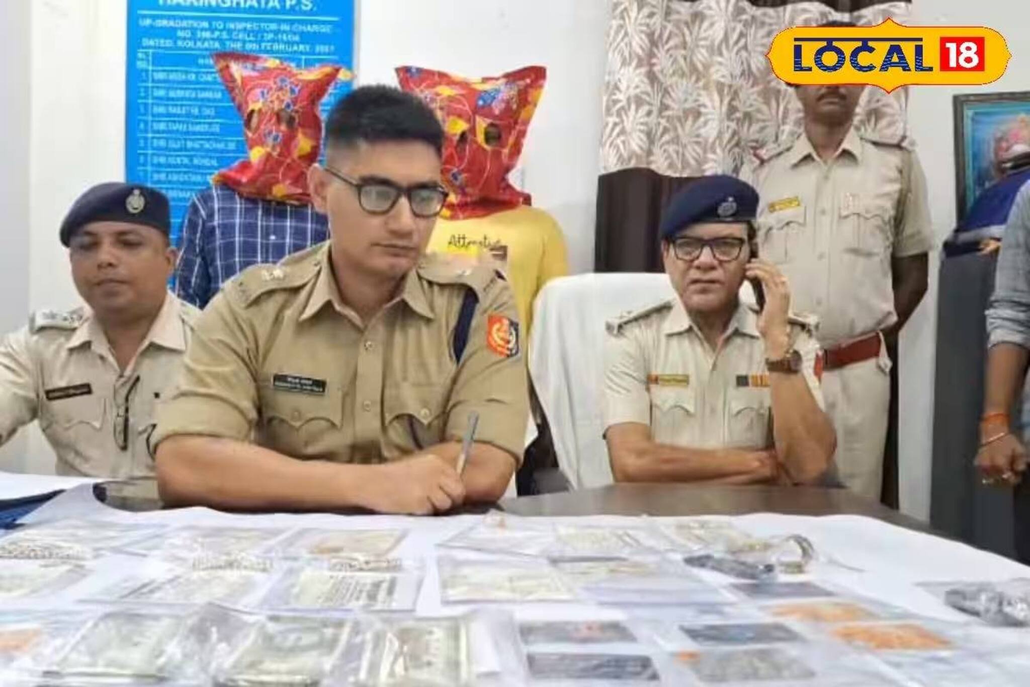 এটিএম প্রতারণার নতুন ছক! কার্ড অদলবদল করে টাকা লোপাট! কীভাবে ফাঁদ পাতছে প্রতারকরা?