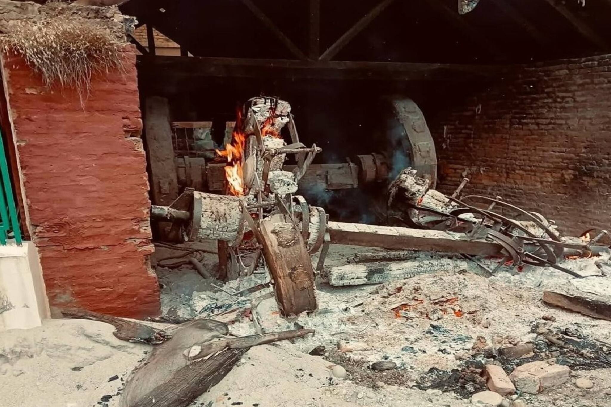 জ্বলছে দেশ! নেপালে Zen Z বিক্ষোভের আগুনে ধ্বংস একের পর এক হেরিটেজ