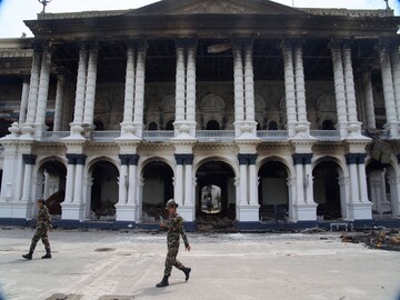 শিশুদের টিকা দেওয়া নিয়ে চিন্তায় নেপাল (Photo: AP)