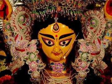 বোধনের আগে বাড়ি থেকে বিদায় করুন এই ৫ জিনিস! চুম্বক টানে আলমারিতে ঢুকবে টাকা! পালাবে অভাব