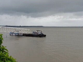 নুরপুরে চালু হল বিকল্প ফেরি পরিষেবা 